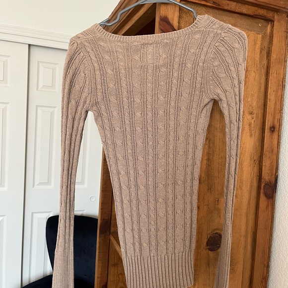 Tan v-neck American Eagle sweater - Picture 3 of 3